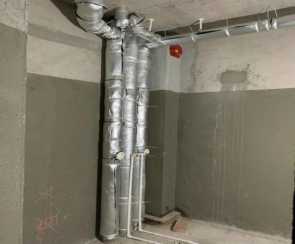 龍發裝修細節：下水管包隔音棉，避免噪音干擾.jpg